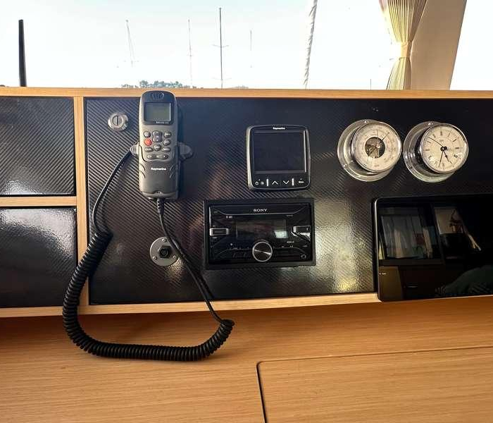 Branchia | Lagoon 450 Fly photo 1