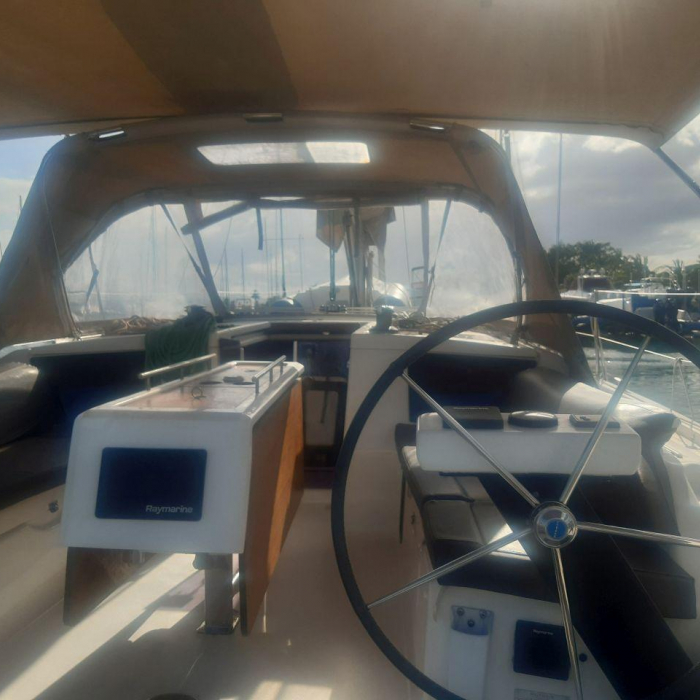 MAYBE TOMORROW | Dufour 390 GL photo 4