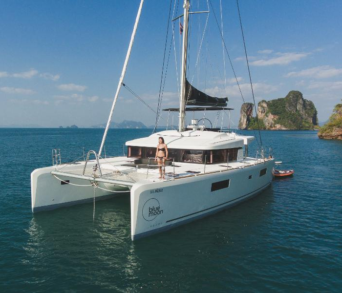 Blue Moon | Lagoon 52F photo 2