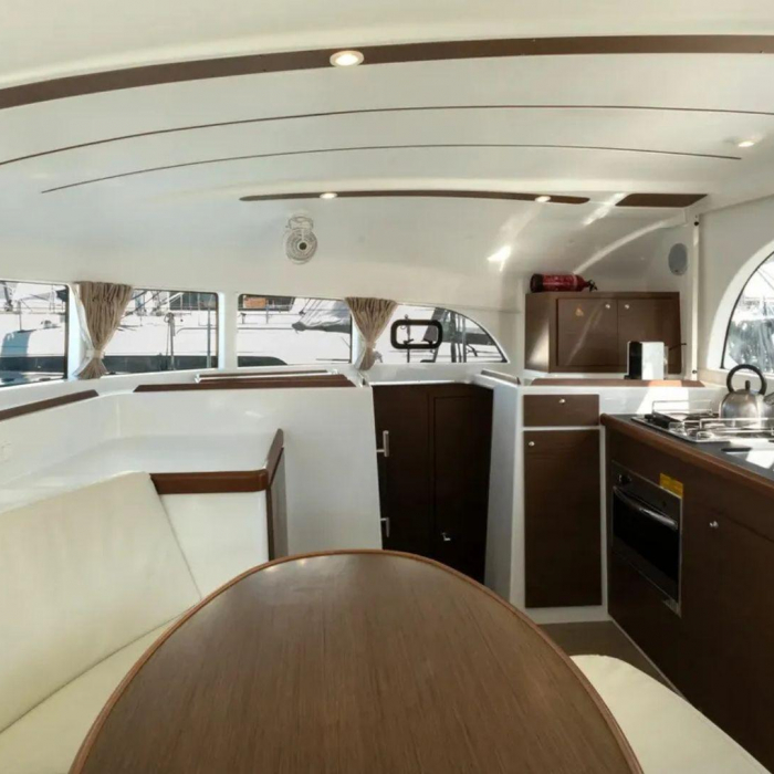 Ploto | Lagoon 380[G] photo 5