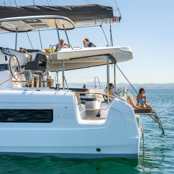 KY DONG | Lagoon 43 photo 4