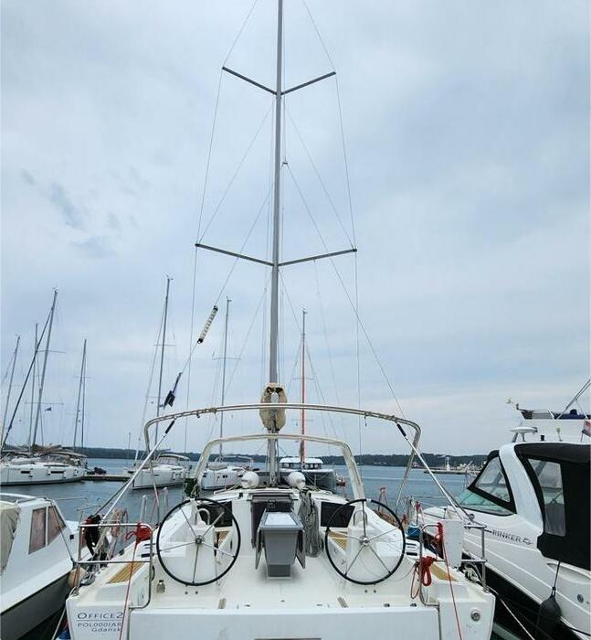 Office 2 | Oceanis 41.1 photo 17