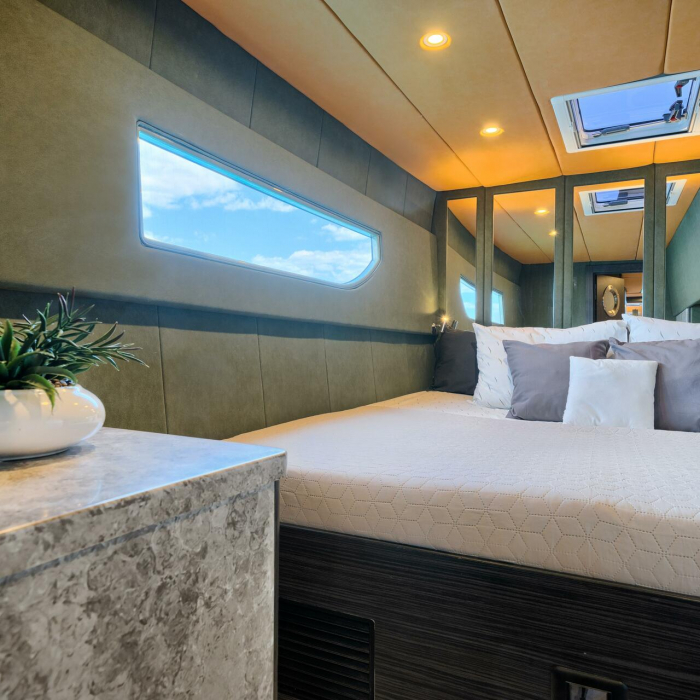 Gold | Luna 49 photo 32