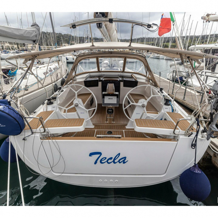 Tecla - Water maker, Solar Panel - BOTH SAILS triradial, Retractabile Bow Trust | Hanse 388 photo 1