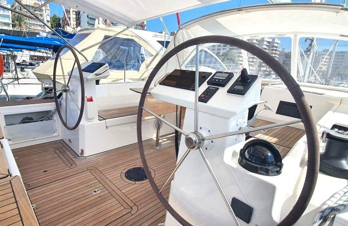 Whisper | Bavaria C45 photo 3