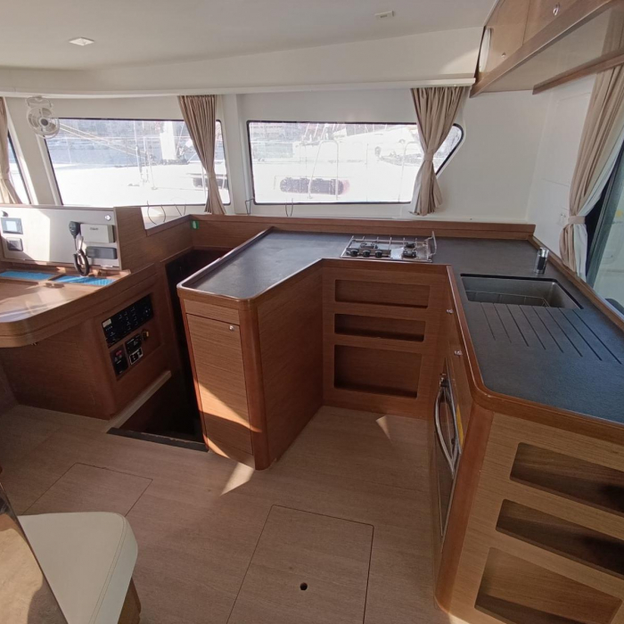 Neptune | Lagoon 42 photo 5