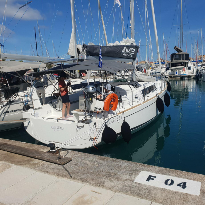 The boss II | Oceanis 38.1 photo 5