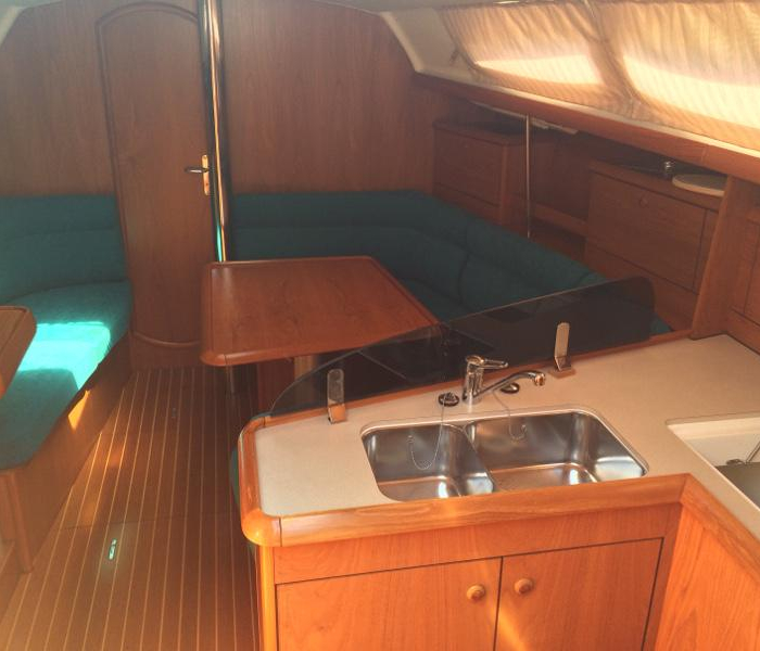 L'Avvelenata | Sun Odyssey 37 photo 4