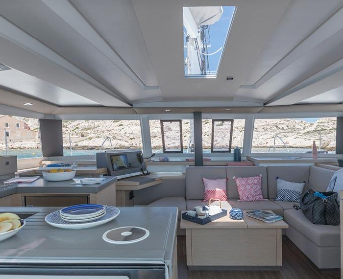 Flonja | Fountaine Pajot Astrea 42 photo 8
