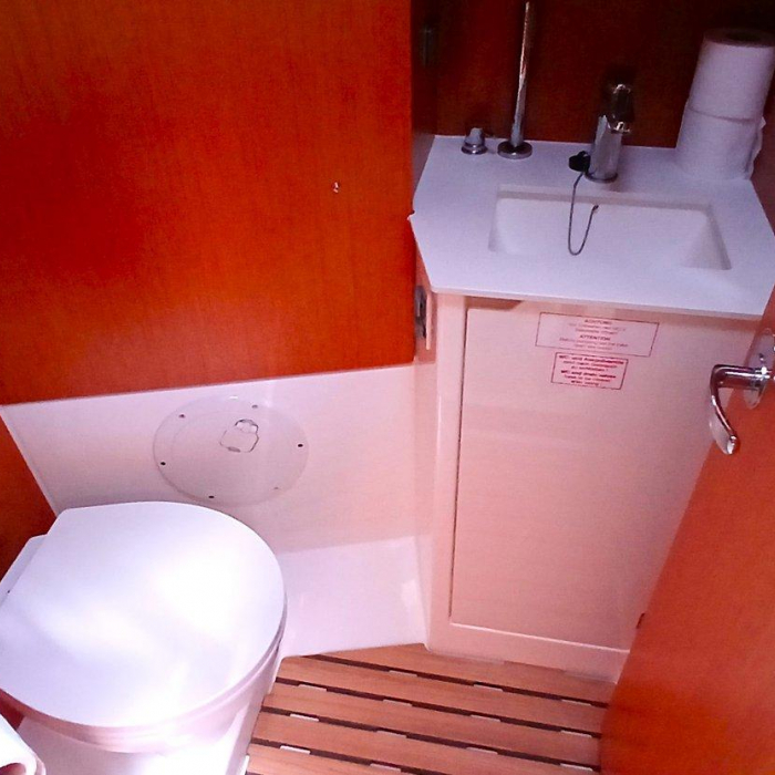 Eleni | Bavaria C38 photo 3