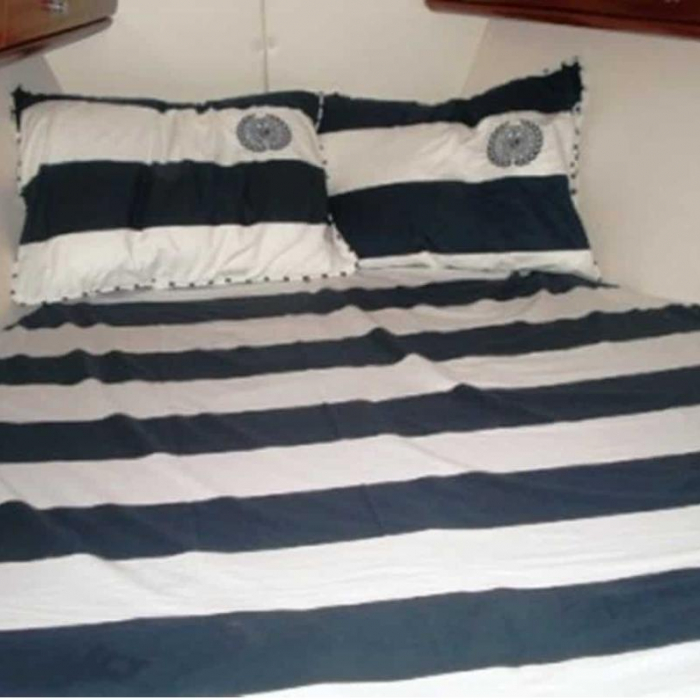 Noelle | Bavaria 38 photo 9