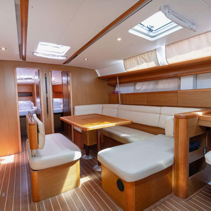 Ana B. | Sun Odyssey 49i photo 5