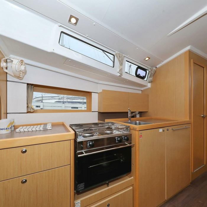 One | Oceanis 38 photo 44