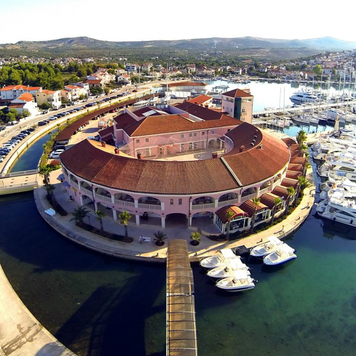 Blizzard | Bavaria Cruiser 46 photo 17