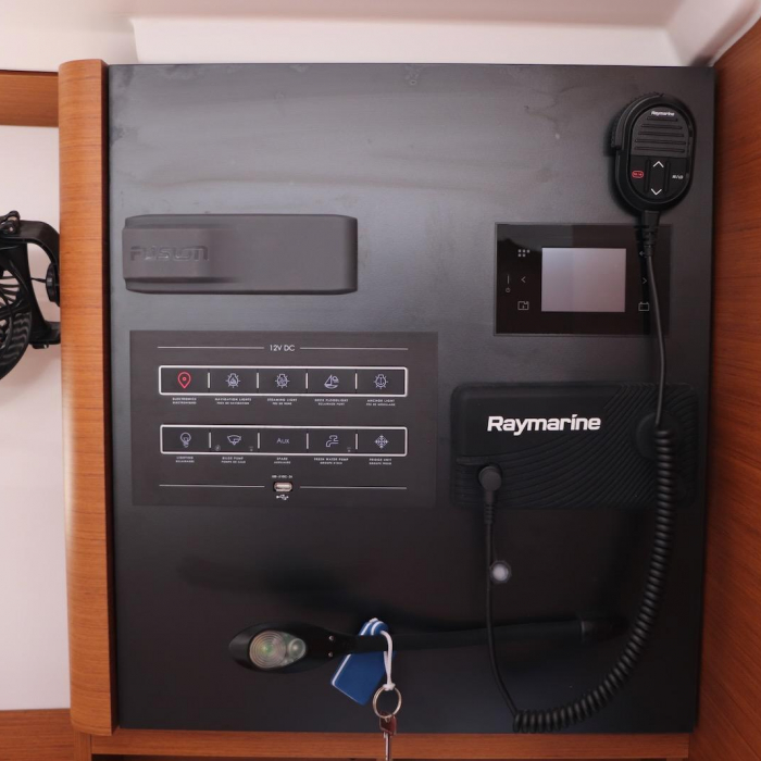 Bura Kiss | Sun Odyssey 380 photo 13