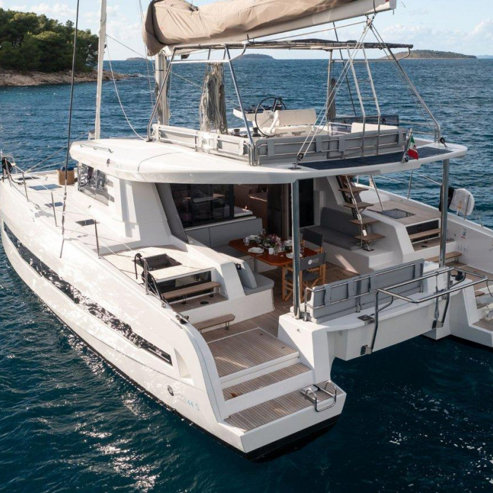 Du Du | Cervetti 44 photo 3