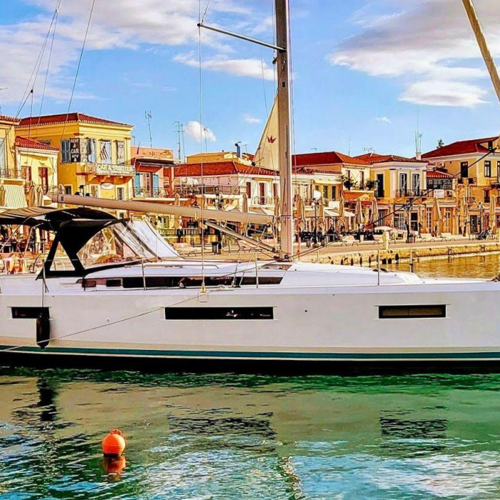 Holiday Kiss | Sun Odyssey 440 photo 6