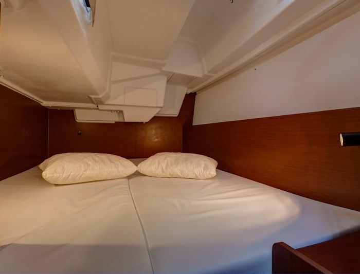 JEAN MICHEL | Beneteau Oceanis 35 photo 16