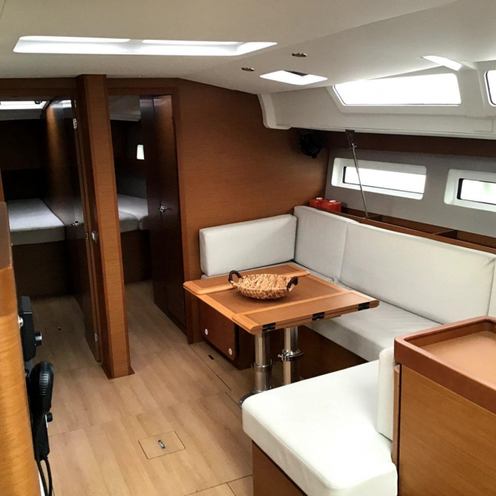 Helia (A/C, Gen. 10kVA, Electric Winch NEW 2022) | Sun Odyssey 490 photo 10