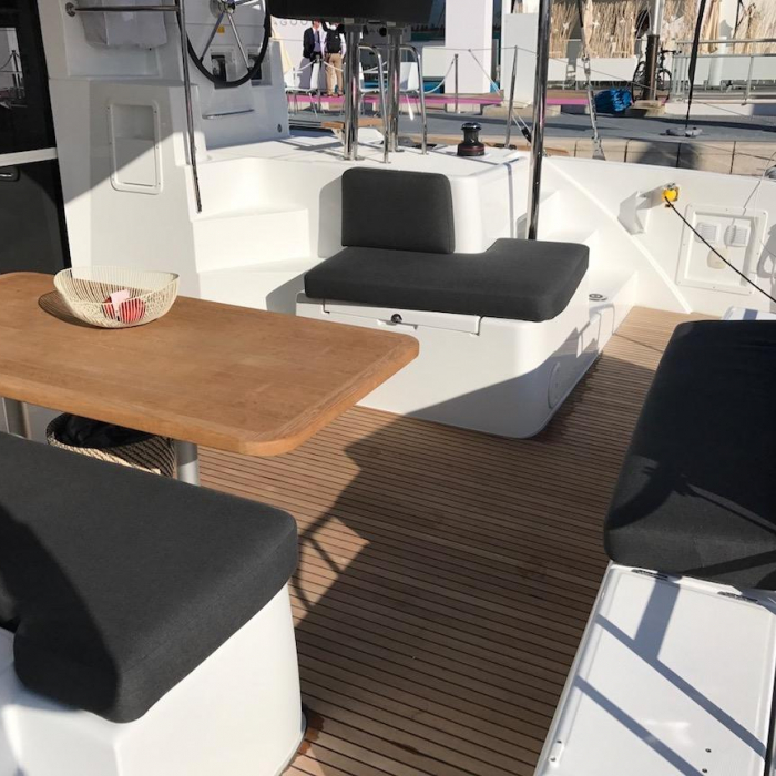 Saudade | Lagoon 40 photo 7