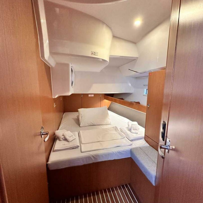 Classy | Bavaria Cruiser 46 photo 8