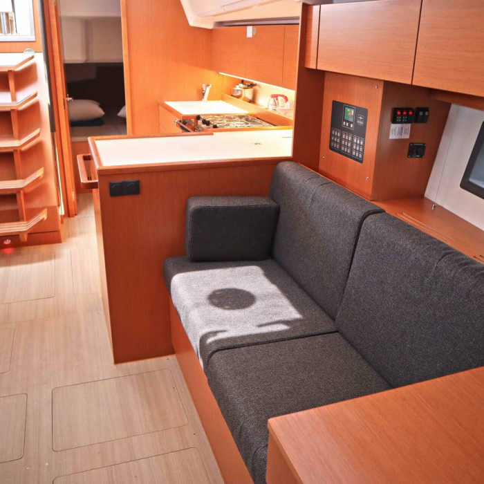 Prestige | Bavaria C42 photo 24