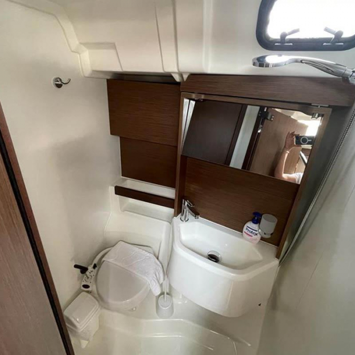 East | Oceanis 51.1 photo 16