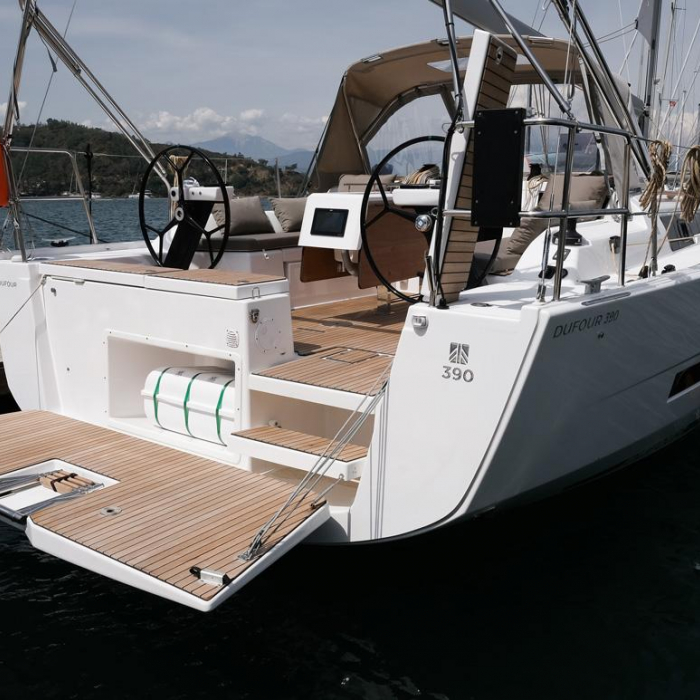 Paris | Dufour 390 photo 51