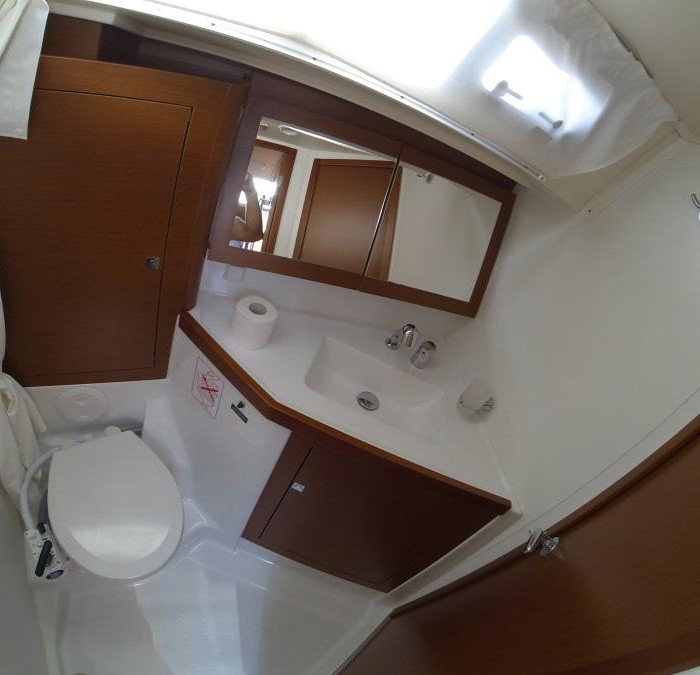 Neška II | Oceanis 45 photo 21