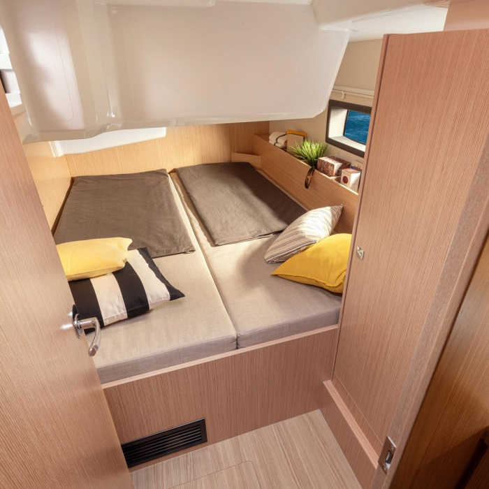 Coconut | Bavaria C38 photo 41