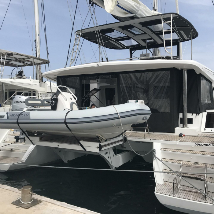 Dugongo II (SXM) (6 cab + 1 crew) (A/C, WM, Generator, Inverter, Tender Lift) | Lagoon 52F photo 3