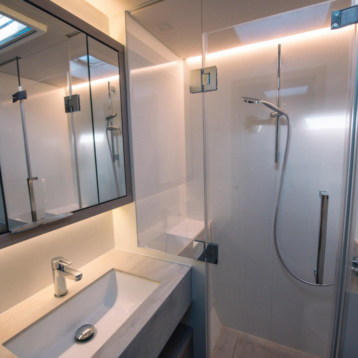 EL-BLUE | Lagoon 55 photo 13