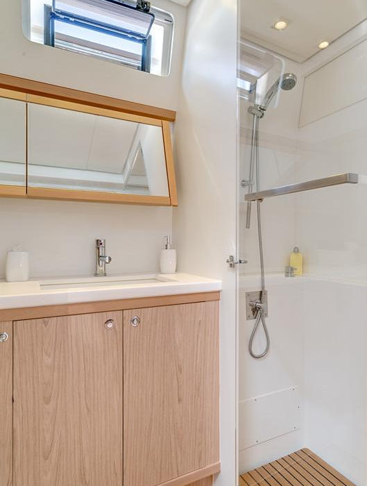 Velar | Lagoon 52 photo 8