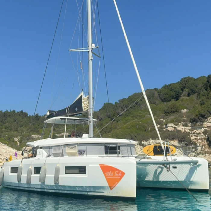 Aurora | AC | Generator | Watermaker | Lagoon 46 photo 2