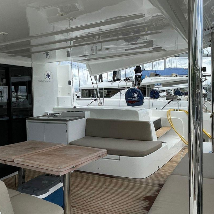 Bottoms up | Lagoon 50 photo 8