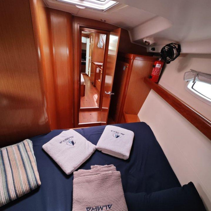 Lilium | Beneteau 43 photo 14