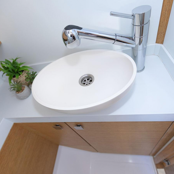 LINA 2020 (new sails 2024., air condition) | Elan E5 photo 10