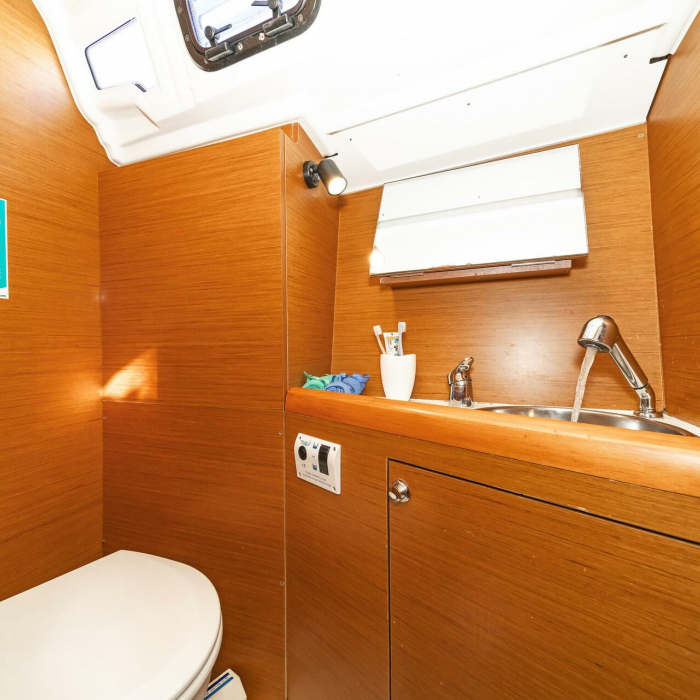 Agios Nikolaos | Sun Odyssey 349 photo 15