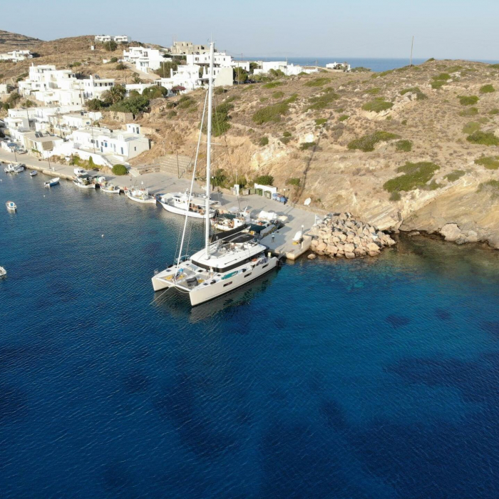 Atlantis | Lagoon 620 photo 2