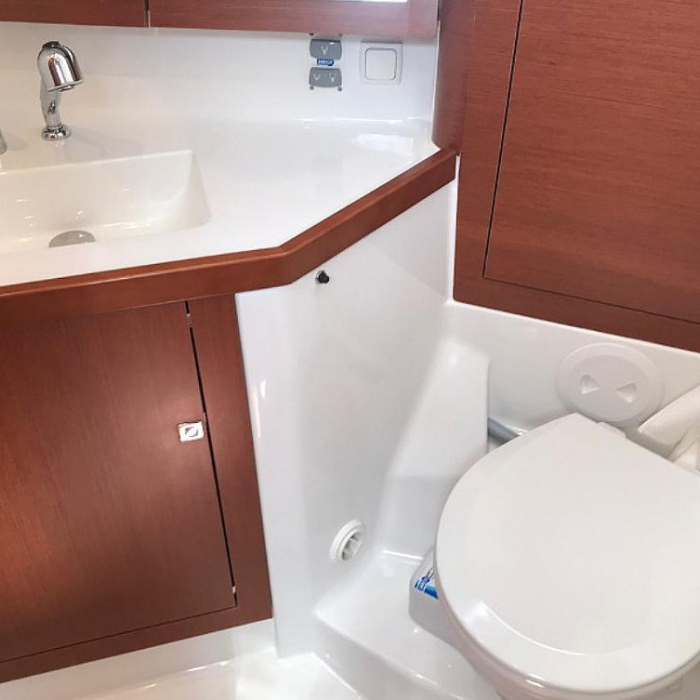 Atlantica | Oceanis 45 photo 18