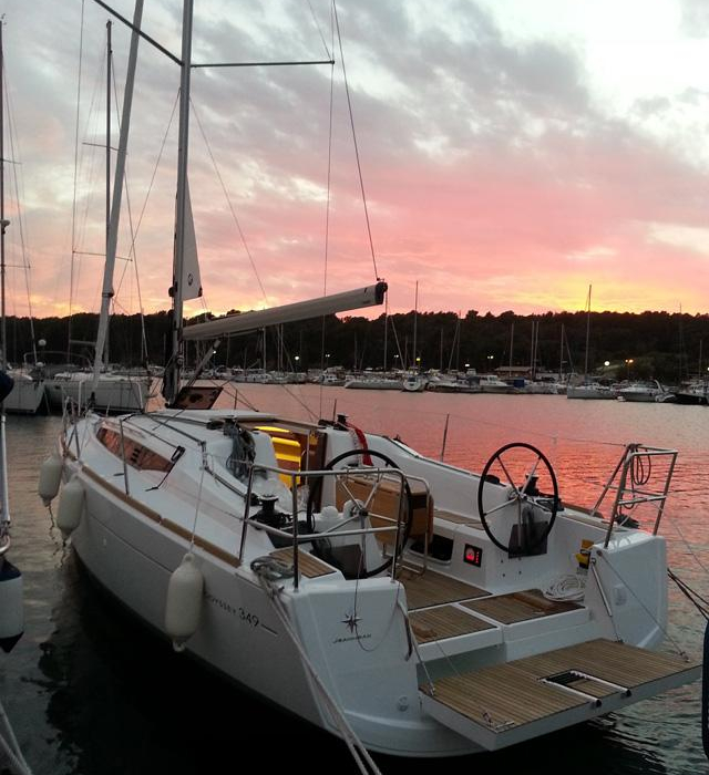 Glasswing | Sun Odyssey 349 photo 2