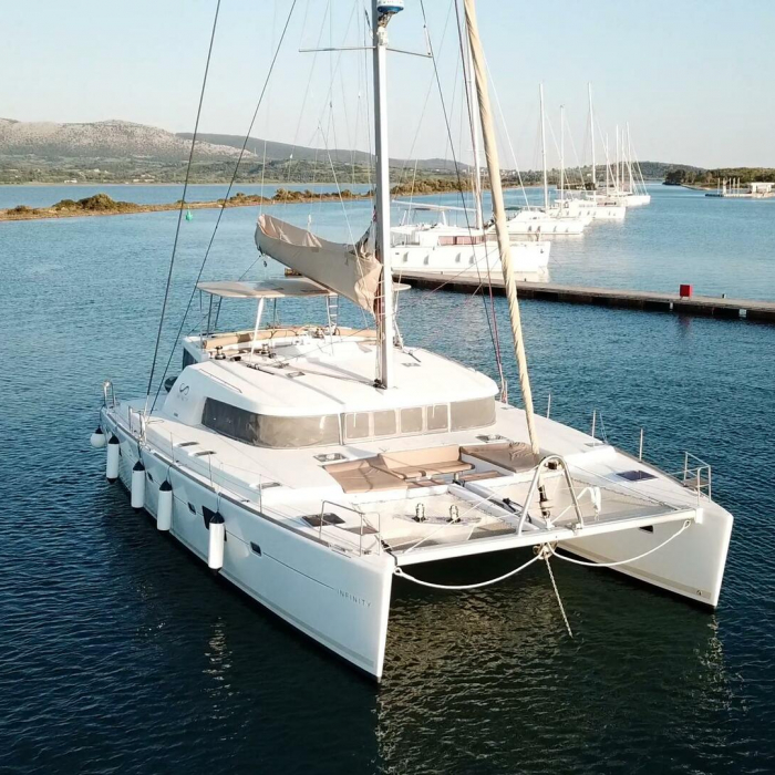 Infinity | Lagoon 500 photo 2