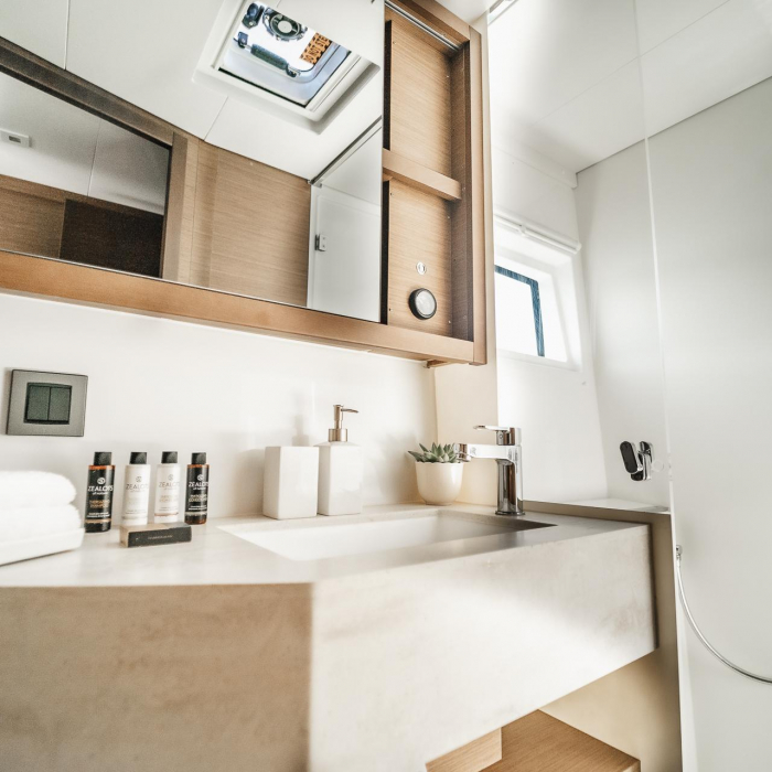 Omnia | Lagoon 46 photo 38