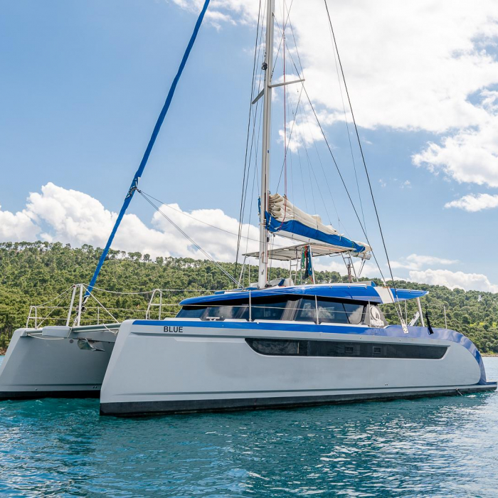 Blue | Luna 49 photo 2