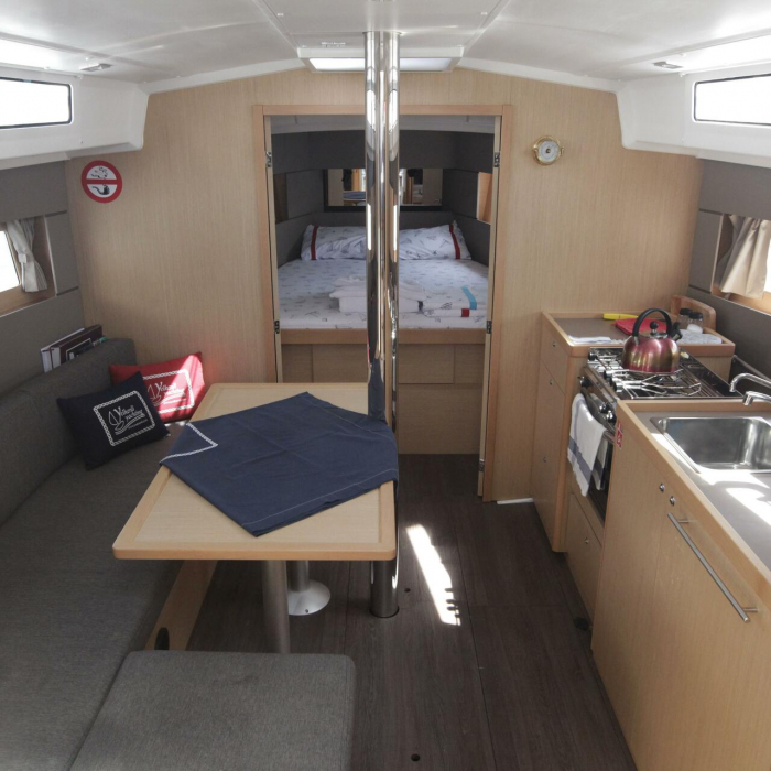 Missy | Oceanis 38.1 photo 6