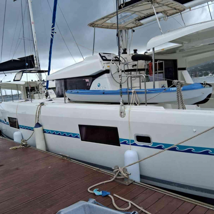 Martine | Lagoon 42 photo 2