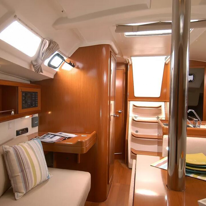 Tayrona | Oceanis 34 photo 4