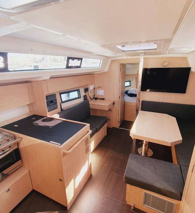 Infinity | Bavaria C38 photo 12
