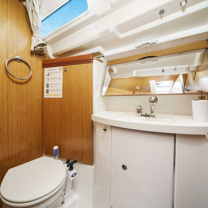 Ema | Sun Odyssey 42i photo 38