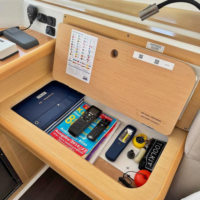 Happiness | Lagoon 421 photo 45